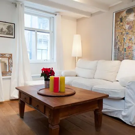 Old Centre - Nieuwmarkt Area Apartment